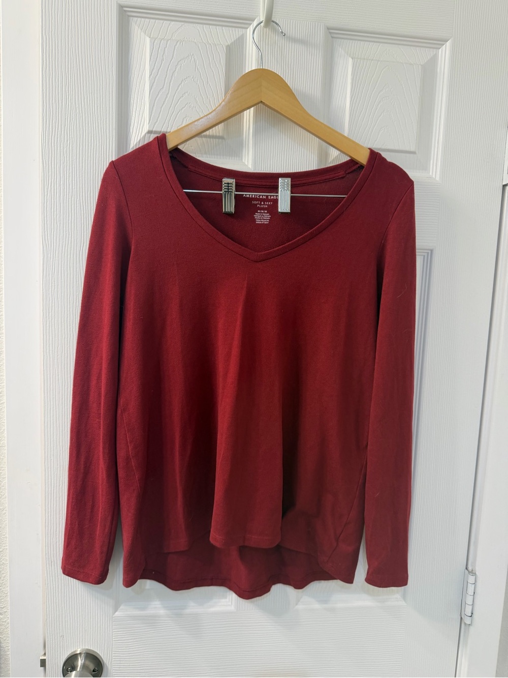 American Eagle Outfitters Women’s V-Neck Long Sleeve Top - Burgundy - Picture 1 of 4